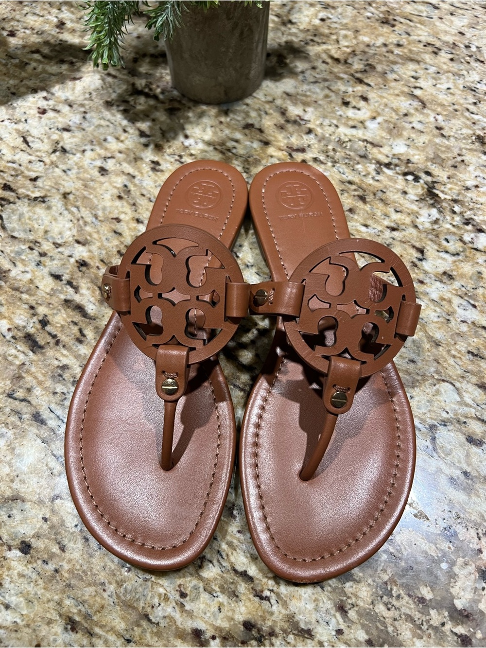 TORY BURCH Miller Brown Leather Thong Sandal 8M